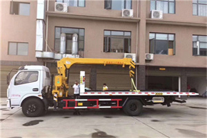 沿滩附近汽车轮胎更换